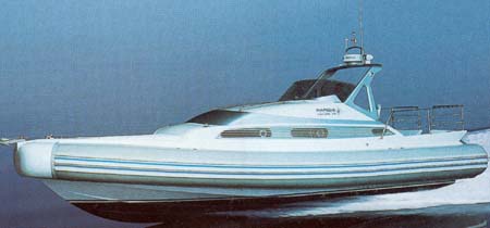 SUPERBLY 33 CABIN - click to have more informations about this boat.